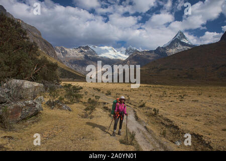 Artesonraju, die Gipfel, die Paramount Pictures logo inspiriert, Santa Cruz Trek, Cordillera Blanca, Ancash, Peru Stockfoto