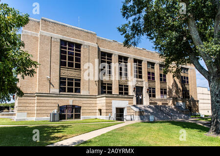 Ein weiterer Blick auf die historische Cherokee County Courthouse in Zwieback, Texas, das 1928 renoviert wurde, 1885. Stockfoto