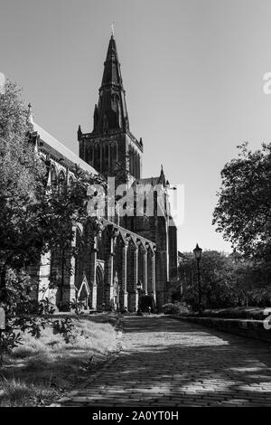 Die Schönheit der Kathedrale von Glasgow in Schwarz und Weiß. Stockfoto