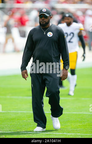 Santa Clara, CA. 22 Sep, 2019. Pittsburgh Steelers Head Coach Mike Tomlin vor der NFL Football Spiel zwischen der Pittsburg Steelers und die San Francisco 49ers bei Levi's Stadion in Santa Clara, CA. Damon Tarver/Cal Sport Media/Alamy leben Nachrichten Stockfoto