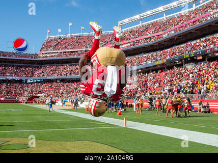 Santa Clara, CA, USA. 22 Sep, 2019. San Francisco 49ers wide receiver Richie James (13) kehrt nach dem 24-20 über den Pittsburgh Steelers während eines Spiels bei Levi's Stadion am Sonntag, Sept. 22, 2019 in Santa Clara zu gewinnen. Credit: Paul Kitagaki jr./ZUMA Draht/Alamy leben Nachrichten Stockfoto