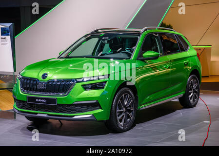 FRANKFURT, Deutschland - September 2019: Lime Green SKODA KAMIQ Kleinwagen Crossover-SUV, IAA International Motor Show Auto Ausstellung. Stockfoto