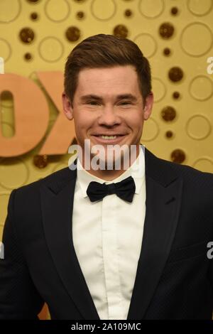 Adam Devine bei der Ankunft für 71St Primetime Emmy Awards - Ankünfte 3, Microsoft Theatre, Los Angeles, CA 22. September 2019. Foto von: Priscilla Grant/Everett Collection Stockfoto