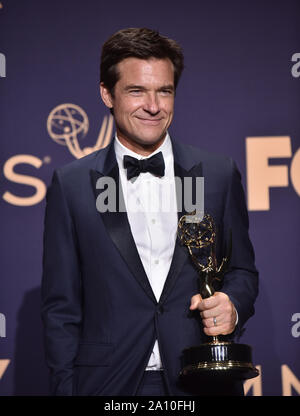 Jason Bateman, Gewinner des Award für herausragende Regie für ein Drama Serie für "Ozark "backstage bei der 71st jährlichen Primetime Emmy Awards wird am Microsoft Theater in der Innenstadt von Los Angeles am Sonntag, 22. September 2019. Foto von Christine Kauen/UPI.. Stockfoto