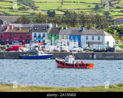 PORTMAGEE, Irland - 12 August, 2019: Eine Ansicht von Portmagee, Valentia Island in der Grafschaft Kerry in Irland. Stockfoto