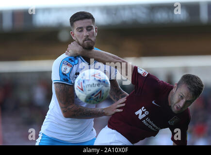 Northampton, Großbritannien. 21. September 2019 in Crawley Tom Dallison in Aktion während der Sky Bet Liga eine Übereinstimmung zwischen Northampton Town und Crawley Town an der PTS Akademie Stadion in Northampton. Quelle: Tele Images/Alamy leben Nachrichten Stockfoto