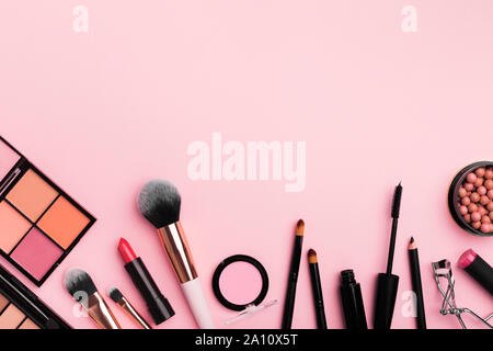 Naturkosmetik für Make-up-Banner auf rosa Hintergrund Stockfoto
