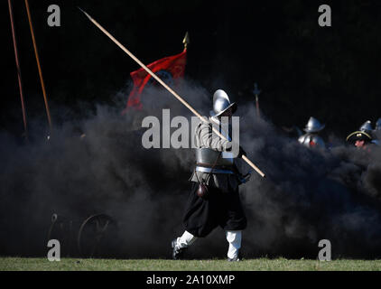 Prag, Tschechische Republik. 21 Sep, 2019. Re-enactment von 1620 Weißen Berg Schlacht war am 21. September 2019 abgehalten, in Prag, Tschechische Republik. Credit: Ondrej Deml/CTK Photo/Alamy leben Nachrichten Stockfoto