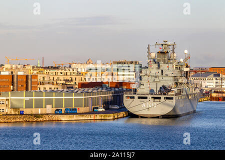 FGS Bonn (A1413), ein Berlin-Klasse Auffüllung Schiff der Deutschen Marine in Kopenhagen, Dänemark, angedockt. Stockfoto