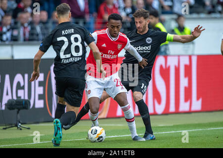 Joe WILLOCK (mi., ARS) gegen Dominik KOHR (links, F) und David ABRAHAM (F), Action, Kampf um den Ball, Fußball Europa League, Gruppenphase, Gruppe F, Spieltag 1, Eintracht Frankfurt (F) - Arsenal London (ARS) 0:3, am 19.09.2019 in Frankfurt/Deutschland. | Verwendung weltweit Stockfoto