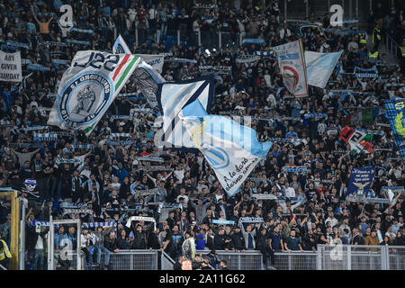 Rom, Italien. 22 Sep, 2019. Lazio Anhänger während der Serie ein Match zwischen Latium und Parma Calcio 1913 im Stadio Olimpico, Rom, Italien Am 22. September 2019. Credit: Giuseppe Maffia/Alamy leben Nachrichten Stockfoto