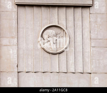 Die Art déco-Elemente auf dem Globe Theatre in Stockton on Tees, England, Großbritannien zur Zeit renoviert Stockfoto