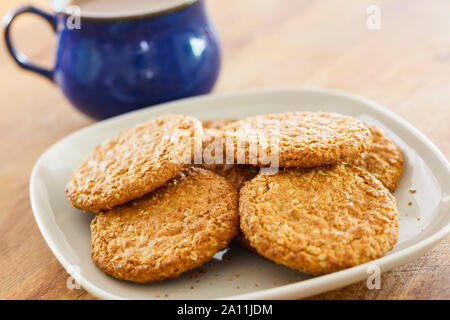 Teller Kekse Cookies und Kaffee Stockfoto