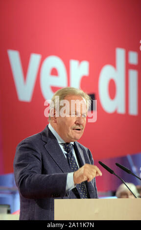 23. September 2019, Sachsen, Leipzig: Frank Bsirske, Vorsitzender der Dienstleistungsgewerkschaft Verdi, spricht auf dem Bundesparteitag. Der Gewerkschaftsbund wird in Leipzig bis zum 28.09.2018 und wird einen neuen Vorsitzenden. Foto: Sebastian Willnow/dpa-Zentralbild/dpa Stockfoto