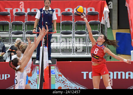 Toyama, Japan. 23 Sep, 2019. Natalja Gontscharowa (1. R) von Russland konkurriert während der Round Robin Match zwischen Russland und Argentinien 2019 der FIVB Frauen-WM in Toyama, Japan, Sept. 23, 2019. Credit: Zhu Wei/Xinhua/Alamy leben Nachrichten Stockfoto