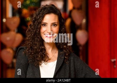 München, Deutschland. 23 Sep, 2019. Nadine Menz, Schauspielerin, Styling im Hotel Roomers für das Oktoberfest besuchen Sie 'Wiesn-Bummel'. Quelle: Tobias Hase/dpa/Alamy leben Nachrichten Stockfoto