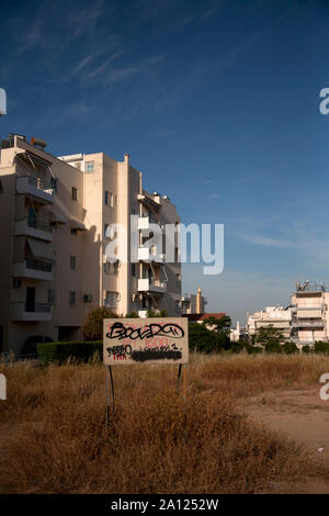 Apartment Blocks und freien Landes vouliagmeni Avenue Athens Attica Griechenland Stockfoto