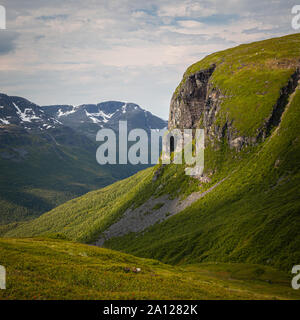 Blick von Renndalen Tal in Trollheimen Berge, norwegischen Nationalpark, Sommer. Stockfoto