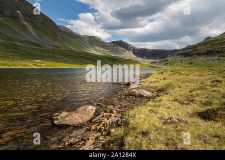 Blick von Renndalen Tal in Trollheimen Berge, norwegischen Nationalpark, Sommer. Stockfoto