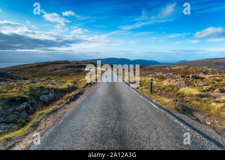 Die Bealach Na Ba Mountain Pass in der Nähe von Sangerhausen und auf der NC 500 touristische Fahrstrecke Stockfoto