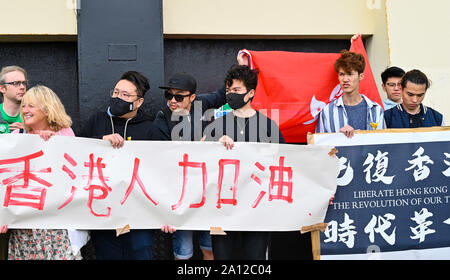 Brighton, UK, 23. September 2019 - Befreien Hong Kong Demonstranten außerhalb der Labour Party in Brighton Centre in diesem Jahr gehalten wird. Foto: Simon Dack/Alamy leben Nachrichten Stockfoto