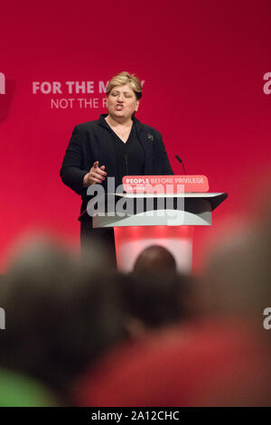 Die jährliche Konferenz der Labour Party 2019, Brighton Centre, Brighton, England, UK. 23. September, 2019. Emily Thornberry MP Schatten Außenminister sprechen für Internationale Angelegenheiten von der Labour Party, jährliche Konferenz 2019 Credit: Alan Beastall/Alamy Leben Nachrichten. Stockfoto