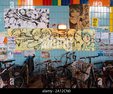 Pro Demokratie und anti Auslieferungsrecht Proteste Parolen und Plakate in Hongkong. 23. September 2019. Große so-Lennon Wall in der Fußgängerzone von u-Bahnen zu Tai Po Markt Bahnhof genannt. Wände in pro Demokratie Plakate und handgeschriebene Post-it Notes denunzieren Auslieferungsrecht von der Regierung vorgeschlagen. Viele anti China Poster und Nachrichten. Stockfoto