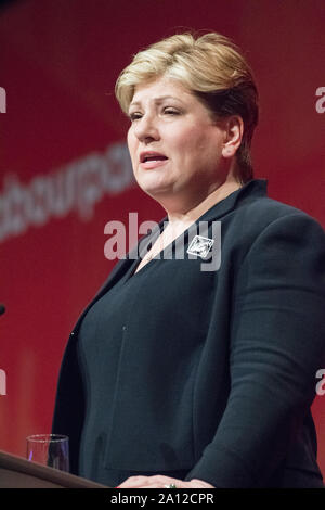 Die jährliche Konferenz der Labour Party 2019, Brighton Centre, Brighton, England, UK. 23. September, 2019. Emily Thornberry MP Schatten Außenminister sprechen für Internationale Angelegenheiten von der Labour Party, jährliche Konferenz 2019 Credit: Alan Beastall/Alamy Leben Nachrichten. Stockfoto