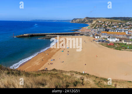 West Bay Coast Resort, Jurassic Coast, bröckelt Sandsteinfelsen, UNESCO-Welterbe, Dorset, England, UK, gb Stockfoto