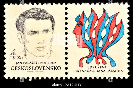 Tschechoslowakische Briefmarke (1991): Jan Palach (1948-1969) Student, der sich selbst in Brand als Protest gegen die Niederschlagung des Prager Frühlings set Stockfoto