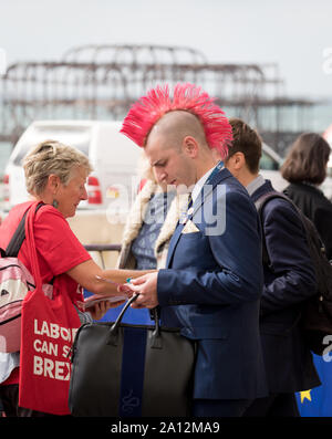 Brighton, UK. 23 Sep, 2019. Die Delegierten und Mitglieder der Partei an Tag 3 der Konferenz der Labour Party. Credit: Alan Fraser/Alamy leben Nachrichten Stockfoto