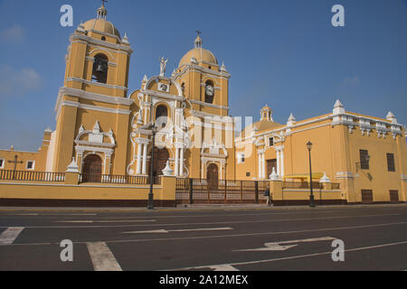 Die Kathedrale von Trujillo in der Plaza de Armas, Trujillo, Peru Stockfoto