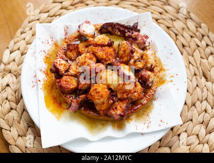 Galizische stil Octopus - pulpo a Feira Stockfoto