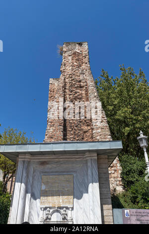 ISTANBUL, Türkei - 26. JULI 2019: Eingang der Gulhane Park in Istanbul, Türkei Stockfoto