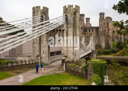 Die aus dem 13. Jahrhundert stammenden Schloss in Conwy oder Conway, Conwy County, Wales, Vereinigtes Königreich. Die Burg und Festung komplex sind Teil des UNESCO-Herit Stockfoto