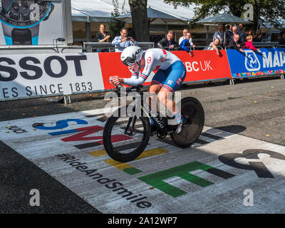 Elynor Backstedt von Großbritannien die Bronzemedaille in der Frauen Junior Einzelzeitfahren am Yorkshire 2019 UCI Road World Championships in Harrogate, North Yorkshire England Stockfoto