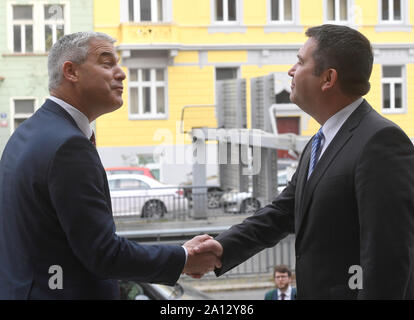 Prag, Tschechische Republik. 23 Sep, 2019. Die aktuelle Rechte der Bürger der Tschechischen Republik in Großbritannien wird nach Brexit, der britische Minister für das Verlassen der Europäischen Union, Stephen Barclay erhalten werden, Links, versichert der Tschechischen Innenminister Jan Hamacek auf ihrer Tagung in Prag, Tschechische Republik, 23. September80333. Quelle: Michal Krumphanzl/CTK Photo/Alamy leben Nachrichten Stockfoto