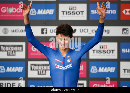 Harrogate, Großbritannien. 23. September 2019. Antonio Tiberi von Italien nimmt Gold im 2019 UCI Road World Championships Mens Junior Einzelzeitfahren. September 23, 2019 Credit Dan-Cooke/Alamy leben Nachrichten Stockfoto