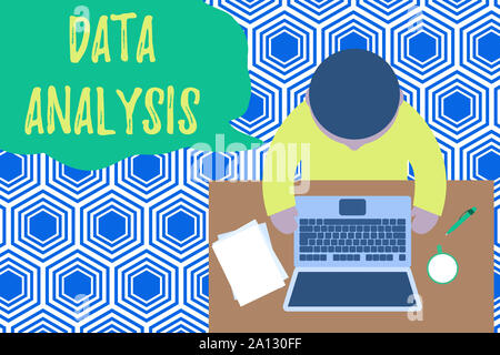 Text zeichen mit den Daten für die Analyse. Business foto Präsentation Übersetzen zahlen Analytische Schlussfolgerung Prognose obere Ansicht Junger Mann sitzend arbeiten Stockfoto