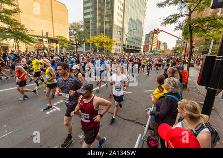 Montreal, Kanada - 22 September 2019: Läufer und Teilnehmer an den Start des Marathon Stockfoto