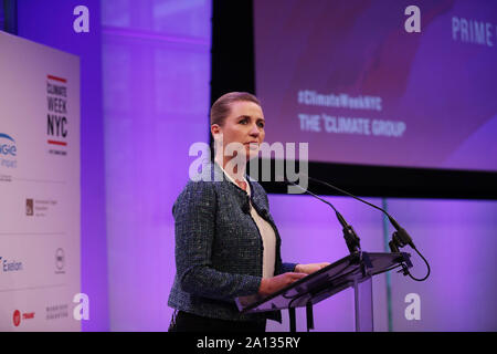 Premierminister Mette Frederiksen (Sozialdemokraten) mit ...