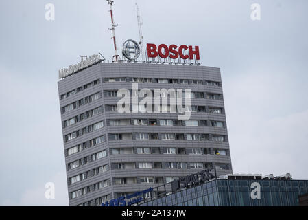 Eine Bosch Logo ist auf einem Gebäude gesehen. Stockfoto