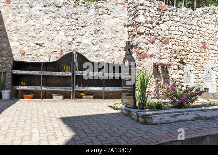 VITOVNICA, Serbien - 11. AUGUST 2019: Das Grab von Elder Thaddeus (Strabulovich) Der Vitovnica Vitovnica im Kloster, Sumadija und westlichen Serbien Stockfoto