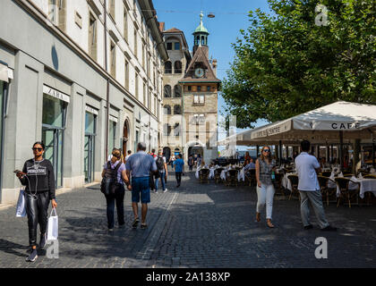 Genf, Schweiz - 29 AUGUST 2019. Schöner Blick auf den Place du Molard in der berühmten Zentrum von Genf, Schweiz. Stockfoto