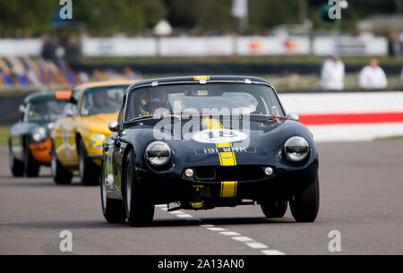 1963 TVR Grantura Mk 3 angetrieben byRobi Bernberg in der Fordwater Trophy Rennen auf dem Goodwood Revival 13. Sept 2019 in Chichester, England. Urheberrecht Stockfoto