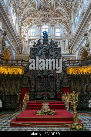 Erstaunlich Chor von Pedro Duque Cornejo in der Mezquita von Cordoba. Andalusien, Spanien. Stockfoto