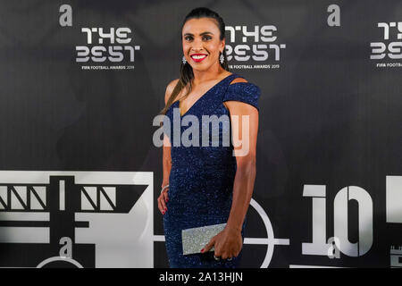 Mailand, Italien. 23. Sep 2019. Marta Vieira da Silva - Fußballspieler der Nationalmannschaft der Brasilien Frauen - auf dem grünen Teppich während der besten FIFA Football Awards 2019 am Teatro alla Scala, am 23. September 2019 in Mailand, Italien, (Foto: Daniela Porcelli) Credit: Sport Drücken Sie die Taste PHOTO/Alamy leben Nachrichten Stockfoto