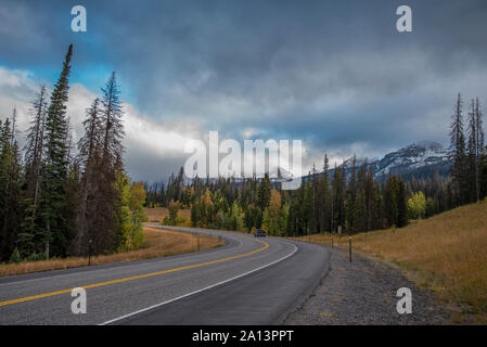 Straße in den Rocky Mountain National Park Stockfoto