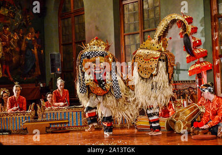 Gamelan Ensemble ist die traditionelle Musik der Shona, Sundanesisch, und Balinesischen in Indonesien, die sich überwiegend aus perkussiven Instrumenten. Stockfoto