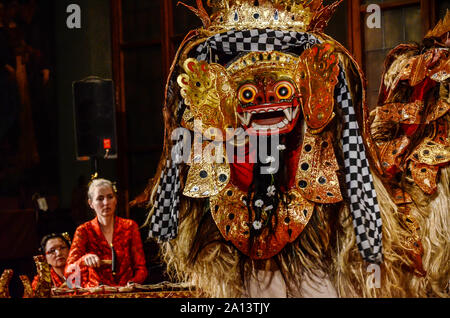 Gamelan Ensemble ist die traditionelle Musik der Shona, Sundanesisch, und Balinesischen in Indonesien, die sich überwiegend aus perkussiven Instrumenten. Stockfoto